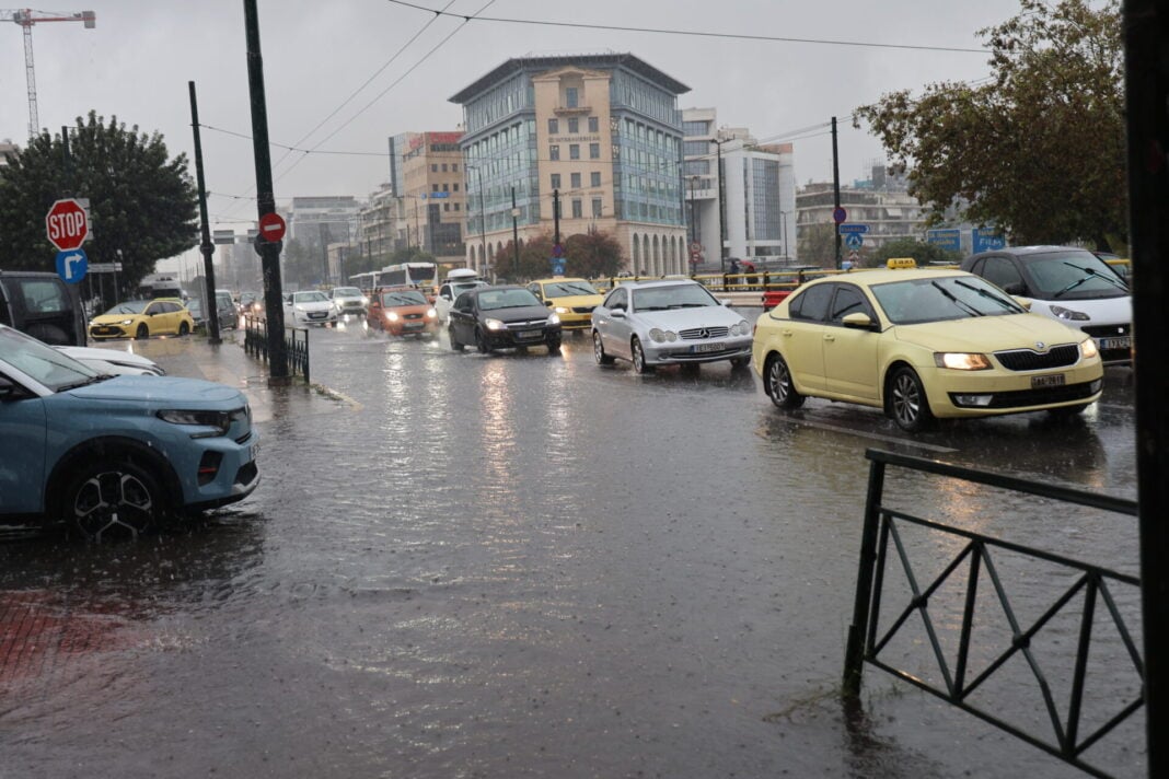 ΒΡΟΧΗ ΣΤΗΝ ΑΘΗΝΑ ΒΡΟΧΗ ΣΤΗΝ ΑΘΗΝΑ