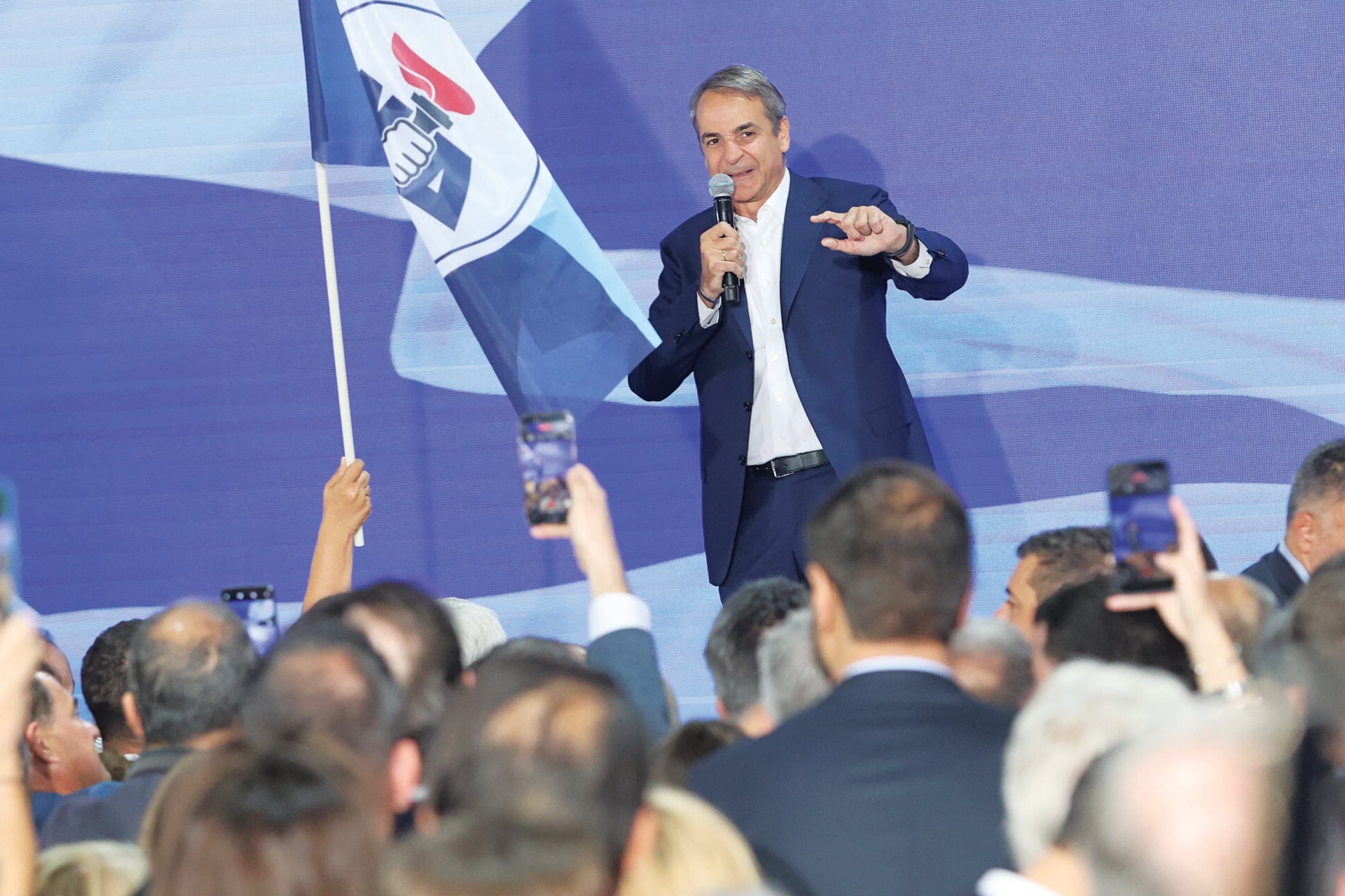 Θλιβερή μετάλλαξη – Γενέθλια χωρίς τη… Ν.Δ. στο «κόμμα Μητσοτάκη»