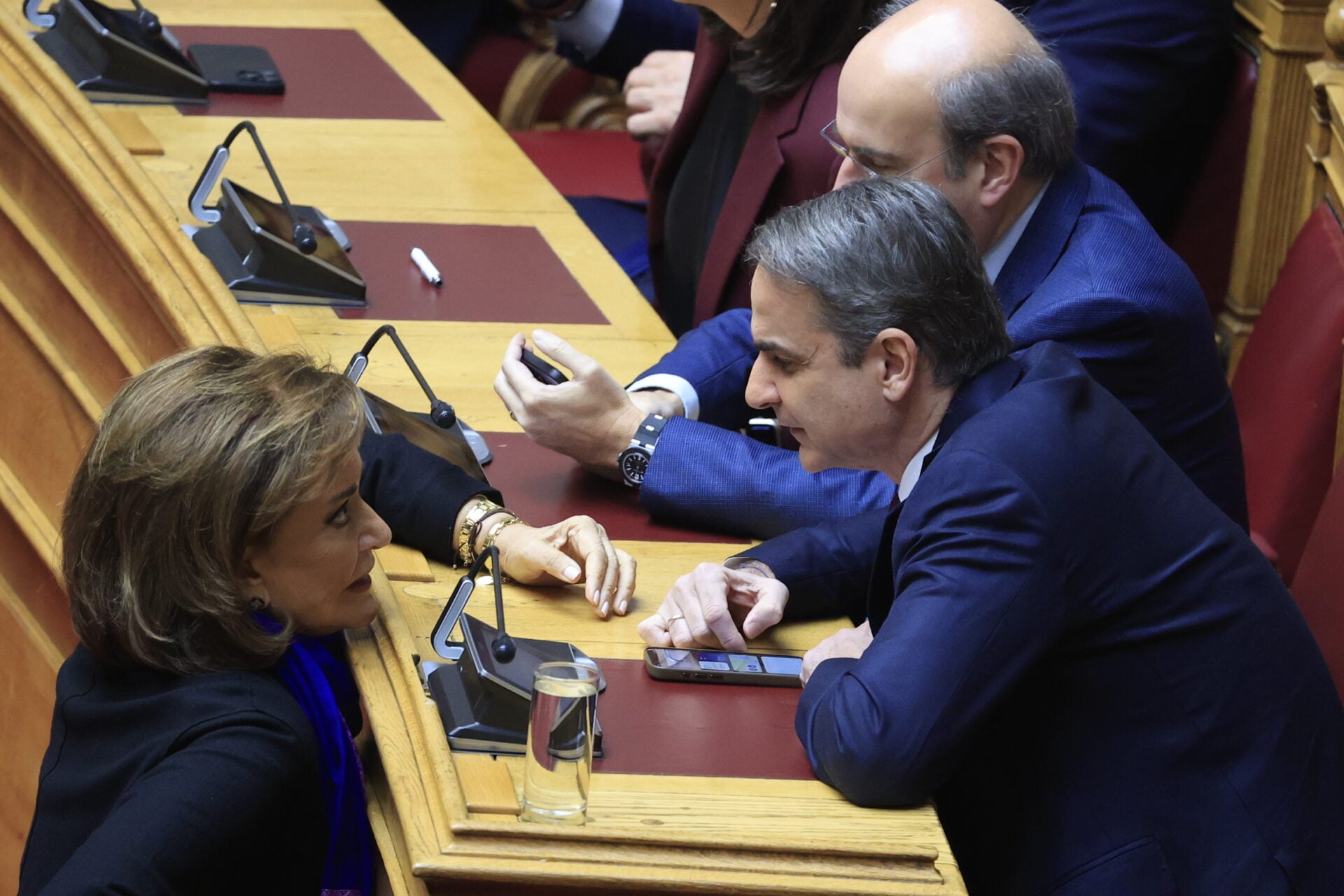 Ανοιχτή η ενδοοικογενειακή ρήξη