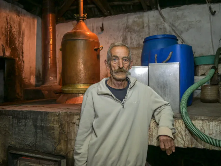 τσίπουρο Τύρναβος τσίπουρο Τύρναβος