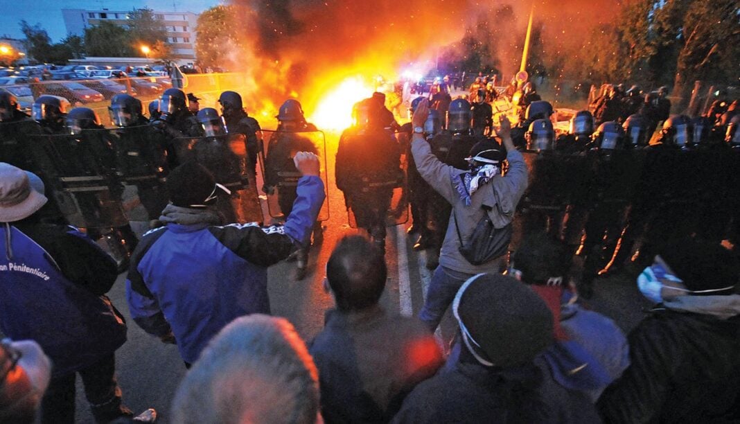 Επεισόδια στη Γαλλία Επεισόδια στη Γαλλία