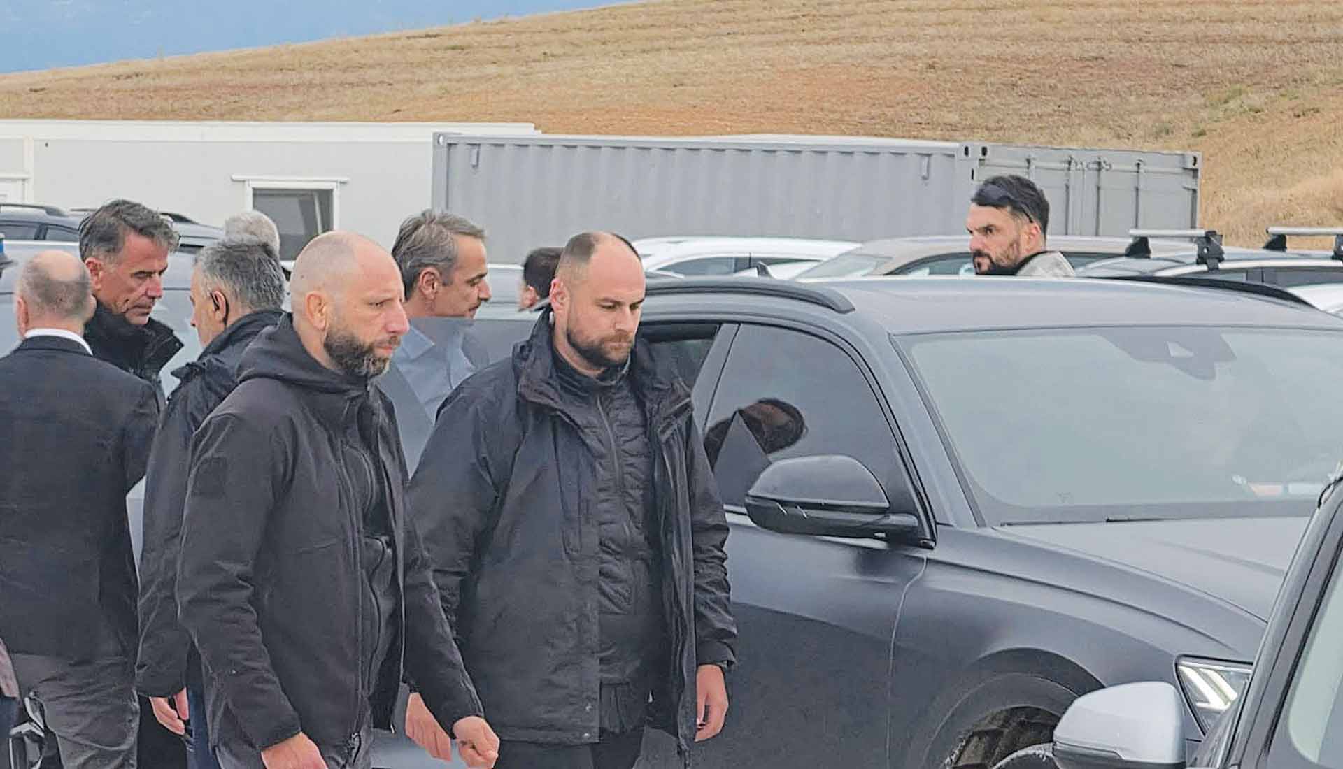 Οργή και μπλόκα παρά τις υποσχέσεις Μητσοτάκη