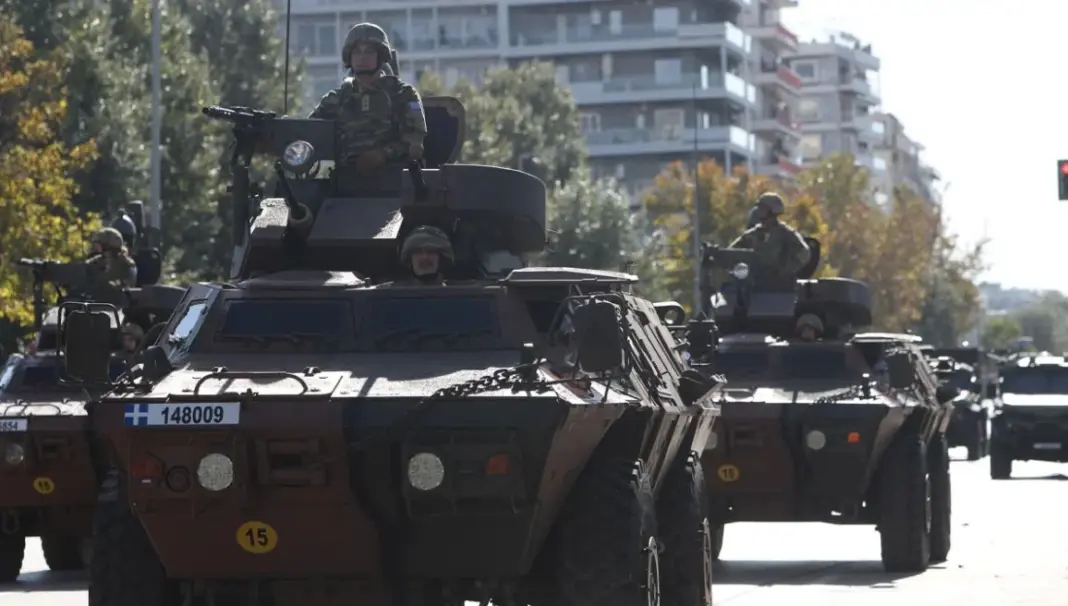 Άρματα μάχης σε παρέλαση Άρματα μάχης σε παρέλαση