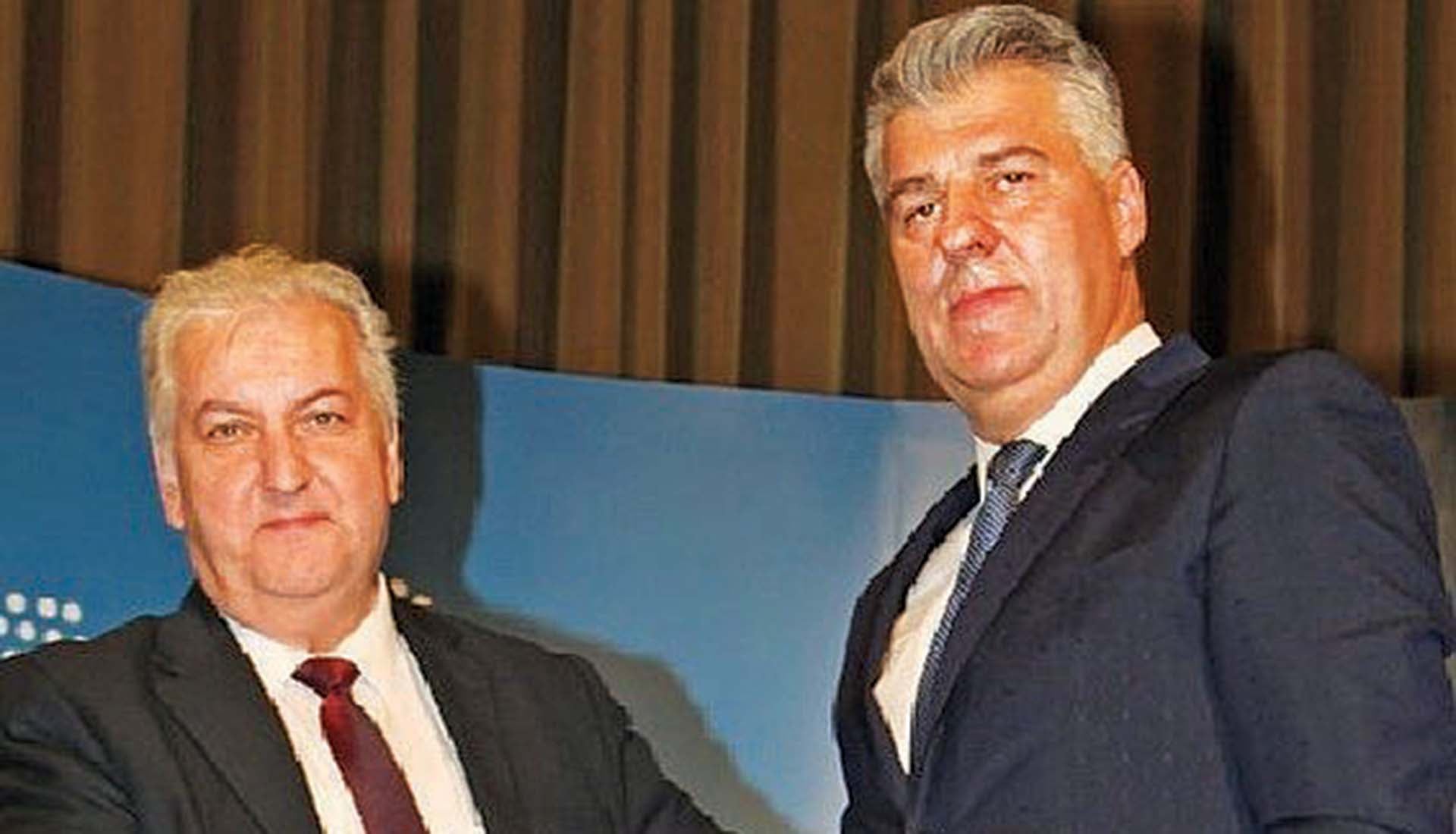 Τοψίδης: Ερώτημα από πρώην συνεργάτη του για τα έσοδα από τις βίζες για Τούρκους